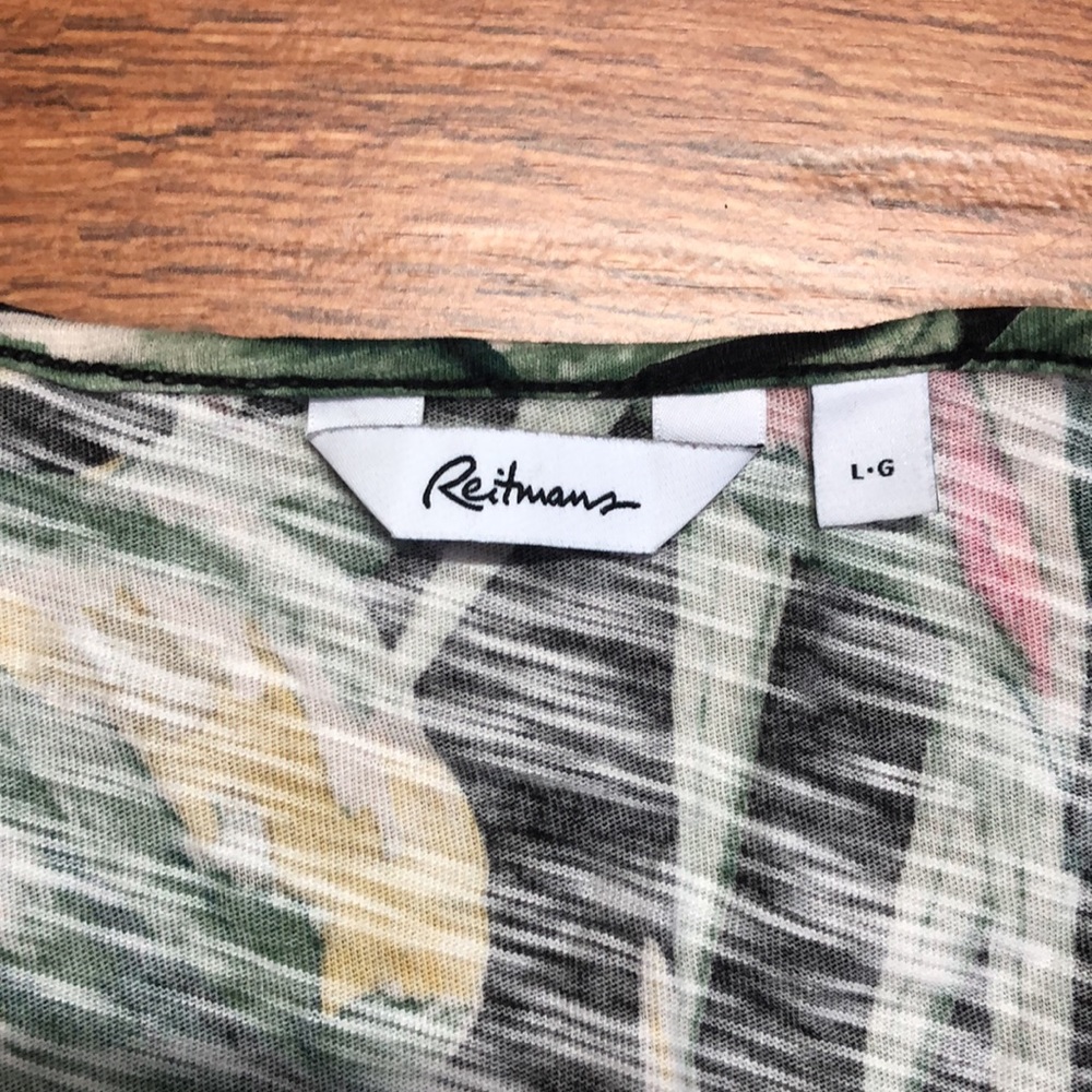 Reitmans Large Floral Tank - Picture 2 of 3